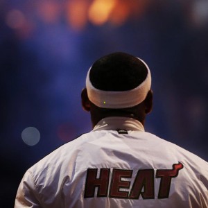 爱游戏官方链接_加拉格尔的马竞征程陷十字路口，中场风暴中的英超呼唤